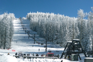 One of the ski lifts at Arizona Snowbowl, one of the largest ski resorts in the state. (Photo courtesy of 