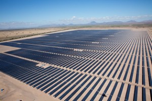 At 32 megawatts, APS’s Gila Bend Solar Power Plant generates enough energy to power 8,000 homes.  Today, APS has more than 800 MW of solar energy available to customers – enough to power more than 200,000 homes across Arizona. Courtesy of Arizona Public Service. 