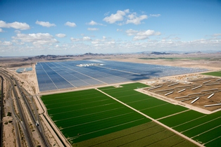 APS is proud to have made it possible for Abengoa to bring Solana to Arizona. At 280 megawatts (gross), Solana is one of the largest solar thermal plants in the world, producing enough electricity to power 70,000 Arizona homes. Beyond the clean energy it brings to APS customers, the project created more than 2,000 jobs and a national supply chain that spans 165 companies in 29 states. The project has had more than a $1 billion economic impact in the state. Courtesy of APS. 