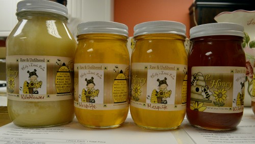 Hollys Little Farm produces a variety of honey ranging from flavors infused with mesquite to wildflowers. (Photo by Stephanie Romero/Arizona Sonora News).