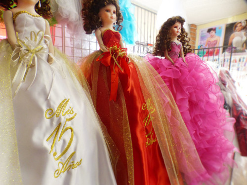 Sacrifices of a quinceañera: change of tradition