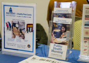 Brochures are available at the library nurses station for visitors to obtain further medical advice. (Photo by: Jordan Glenn/El Independiente) 