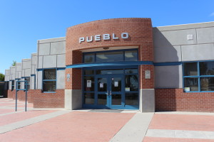 Pueblo High School is located on South 12th Avenue and West 44th Street. Photo by Adriana Espinosa/ Arizona Sonora News 
