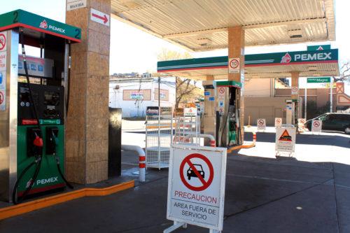 A PEMEX gas station sits empty in Nogales, Sonora, Mexico after repercussions from the gasolinazo on Saturday, Feb. 11, 2017. 