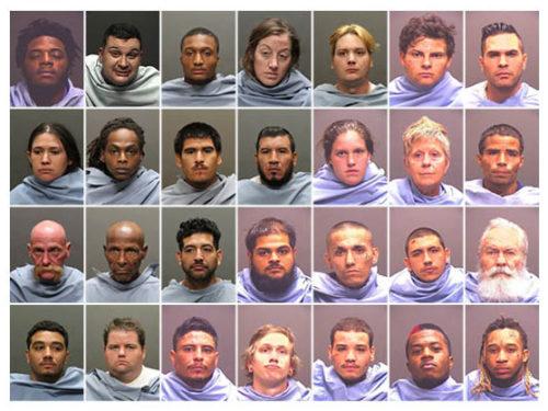Las fotos del fichaje de individuos registrados en el Condado de Pima de febrero a septiembre de 2017 demuestran una composición racial que es muy latina y afroamericana. (La foto es cortesía del Departamento del Alguacil del Condado de Pima)