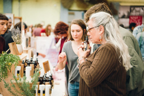 Tucson locals shop at Cultivate Tucsons 2017 Fall market. Photo by: Nieves Montaño 