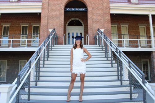 Logan Wallerstedt in front of Old Main at the University of Arizona. (Photo by Logan Wallerstedt/El Inde).