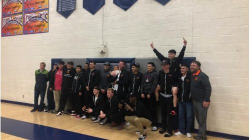The PUHS boy’s basketball team poses for a picture after beating The Gregory School on Feb. 15, 2020 in Tucson. (Photo by Aiya Cancio/El Inde).