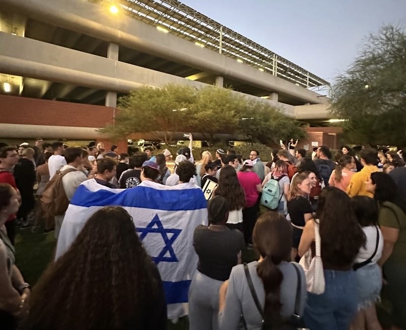 UA students gather to commemorate the victims of the Oct. 7 attacks on Oct. 11, 2023