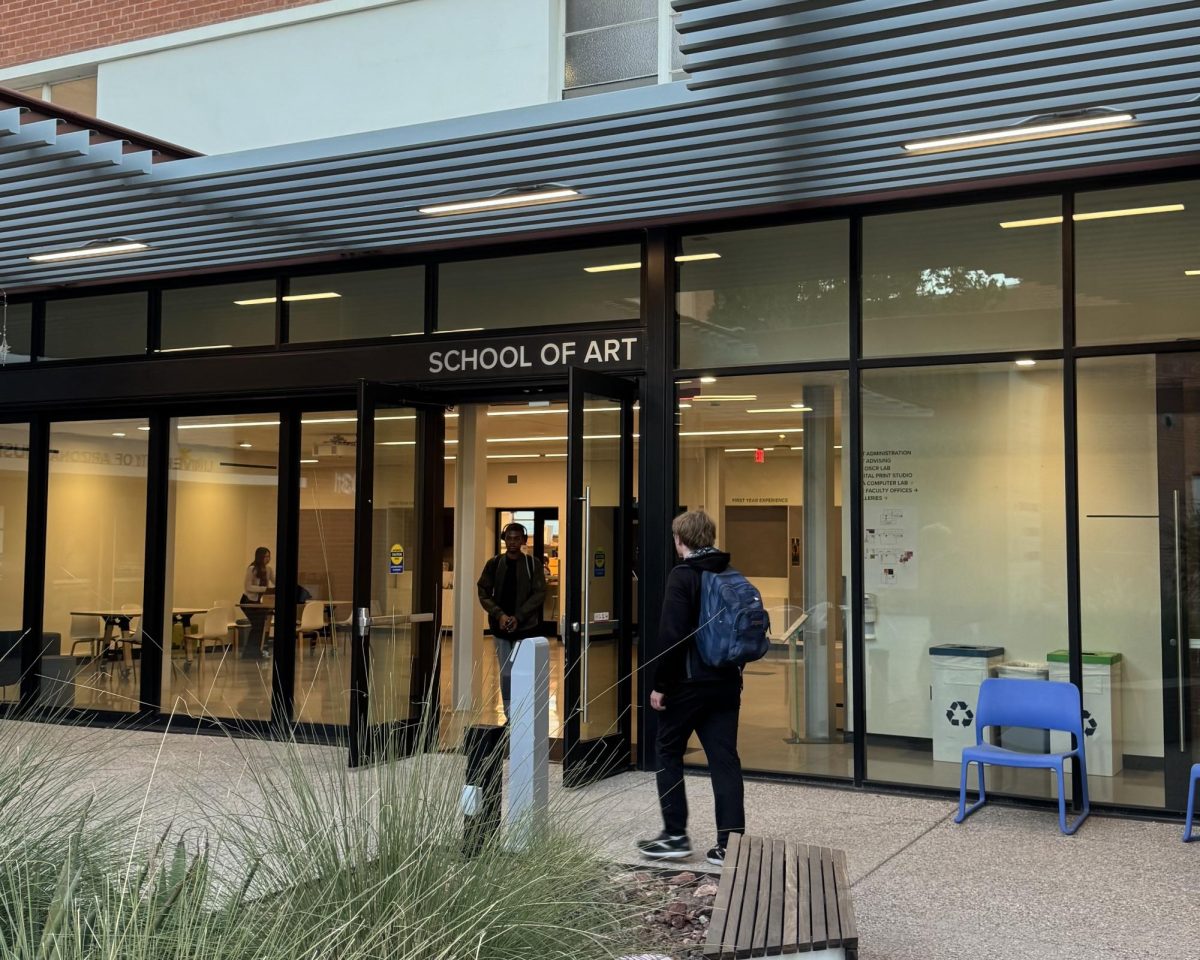 University of Arizona students entering the School of Art. 